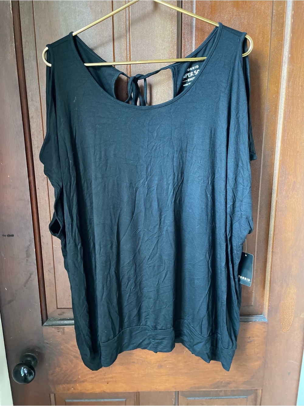 Torrid women's 3X black cold shoulder top NWT